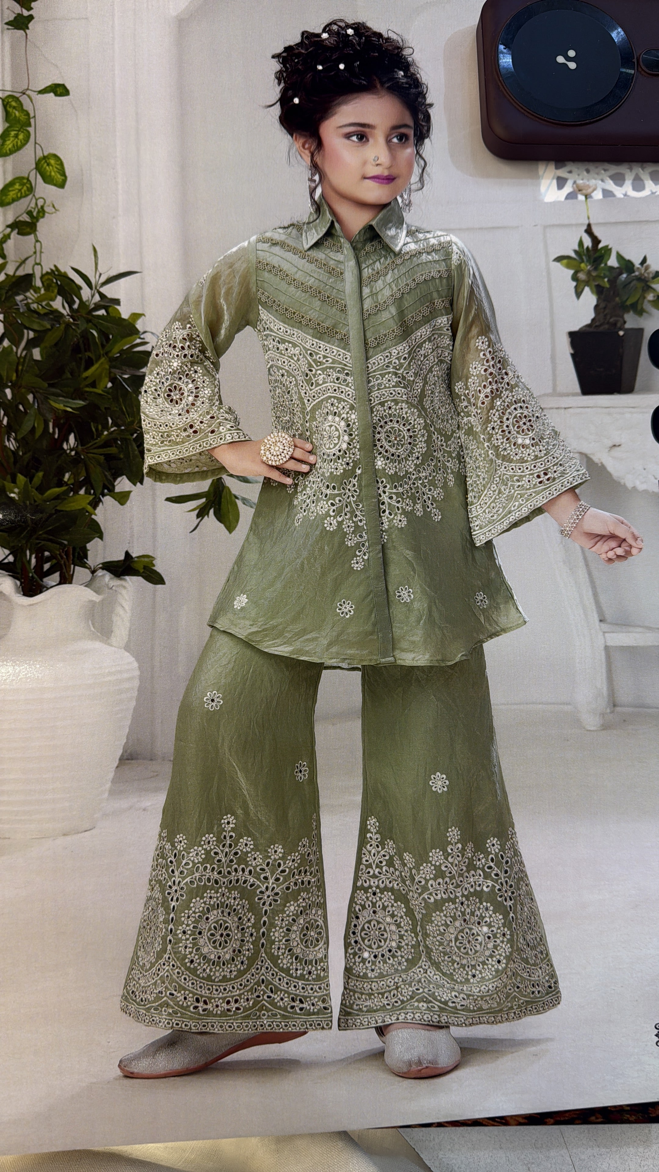 KARACHI SUITS